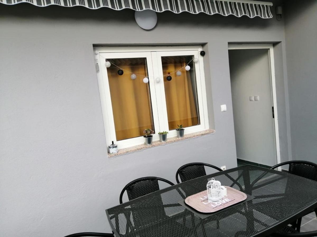 Holiday House Lara スタリグラード エクステリア 写真
